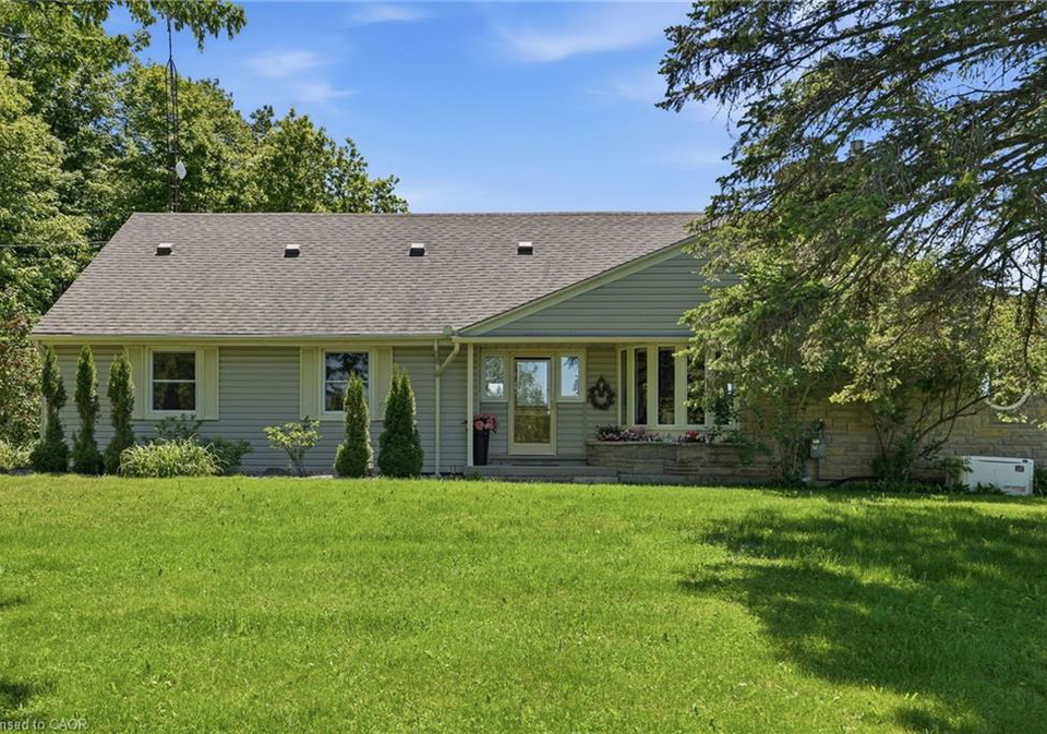 5724-blind-line-burlington-ontario-40836779