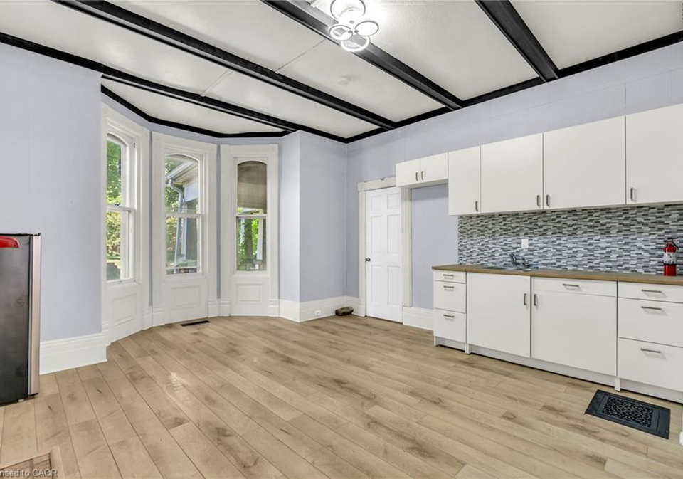 42-vansittart-avenue-woodstock-ontario-40836802