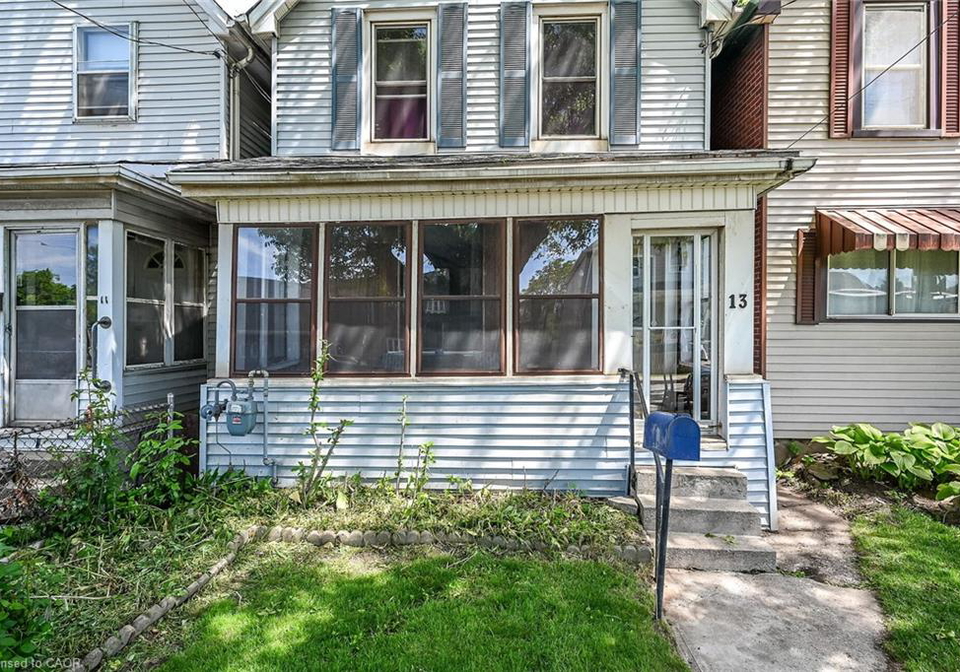 13-brant-street-hamilton-ontario-40836815