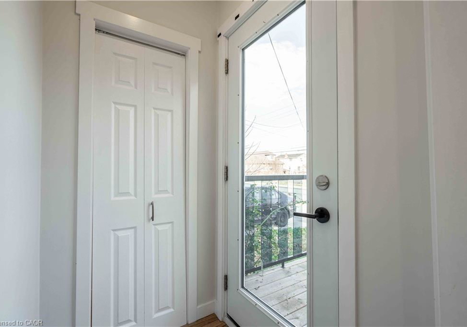 204-glow-avenue-hamilton-ontario-40836822