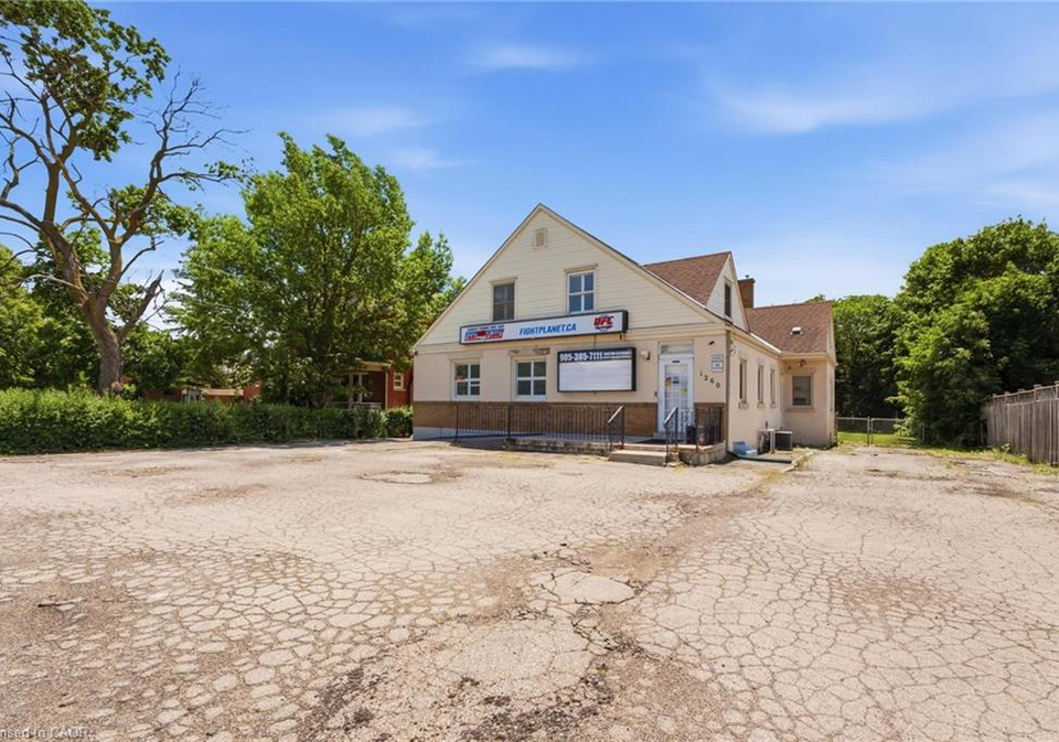 1260-highway-8-stoney-creek-ontario-40836825