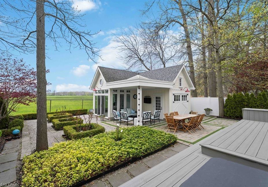 20-shakespeare-avenue-niagara-on-the-lake-ontario-40836909
