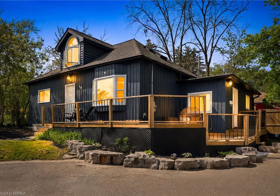 10-back-street-georgetown-ontario-40836915