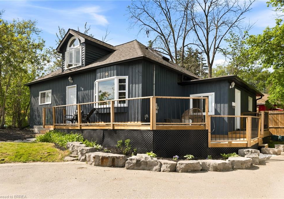 10-back-street-georgetown-ontario-40836915