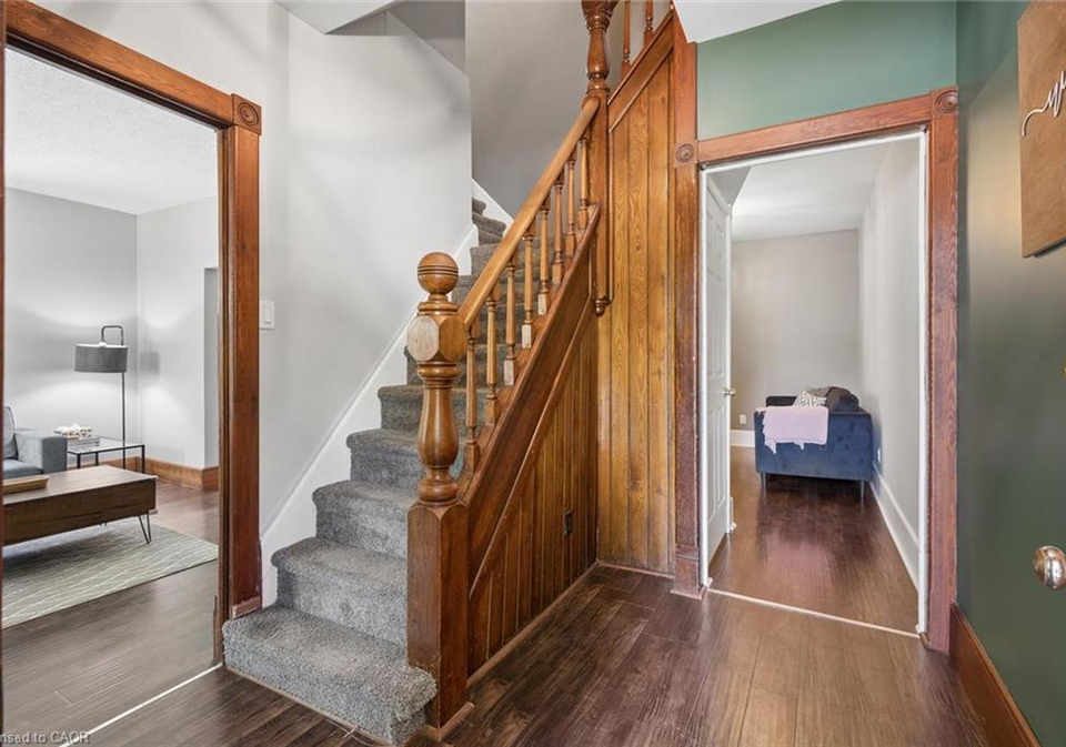 18-duke-street-elmira-ontario-40836942