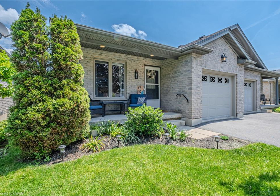 46-pheasant-trail-port-dover-ontario-40836957
