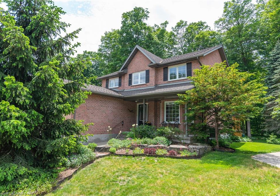 128-eby-crescent-new-hamburg-ontario-40837024
