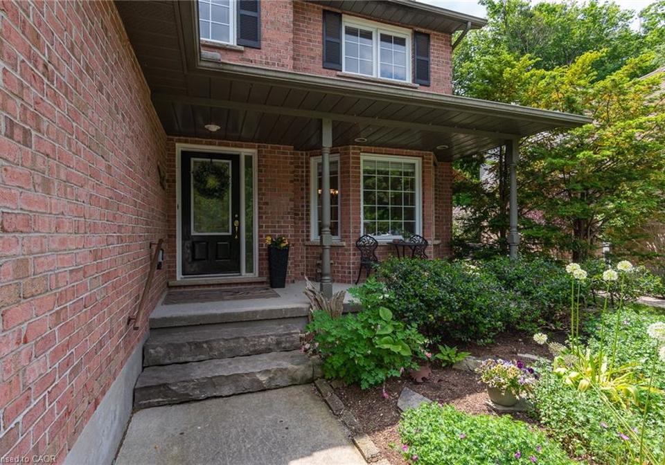 128-eby-crescent-new-hamburg-ontario-40837024
