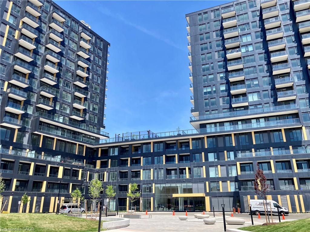 4878-powers-common-burlington-ontario-40837033