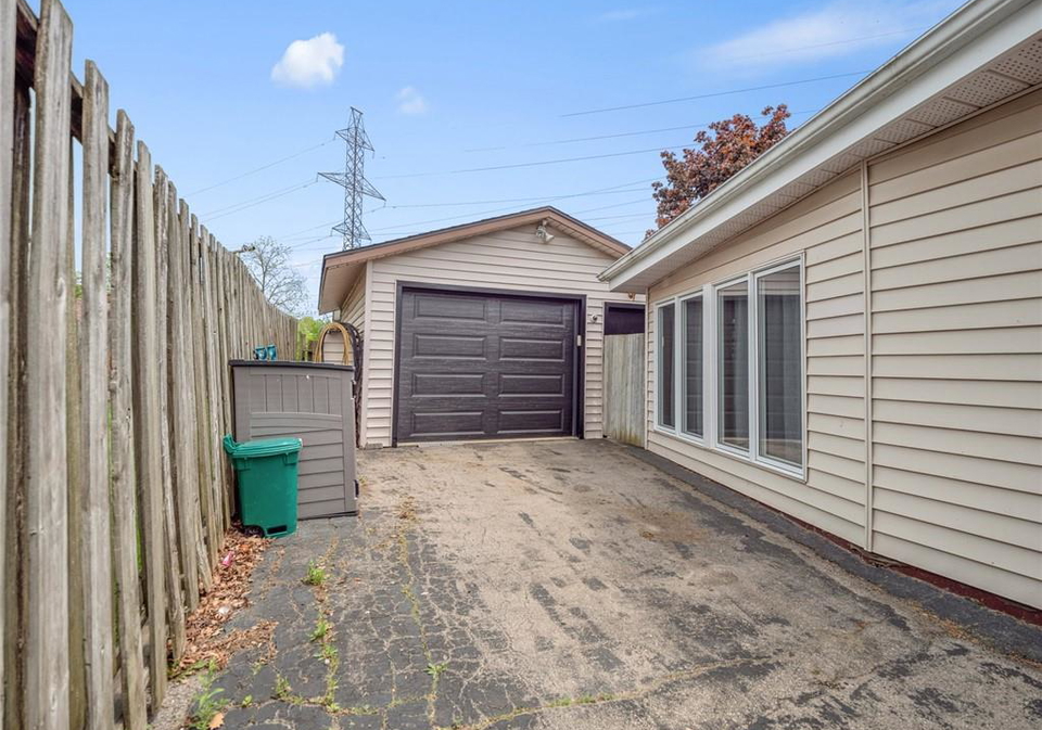 63-harrison-avenue-welland-ontario-40837040