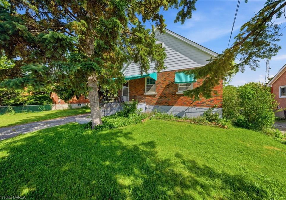 26-alice-street-brantford-ontario-40837065