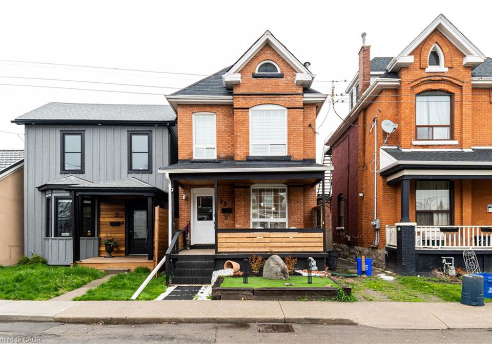 19-century-street-hamilton-ontario-40837116