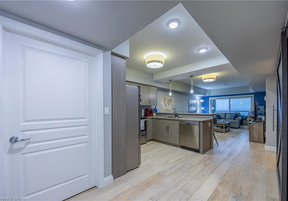 12-erie-boulevard-long-point-ontario-40837137