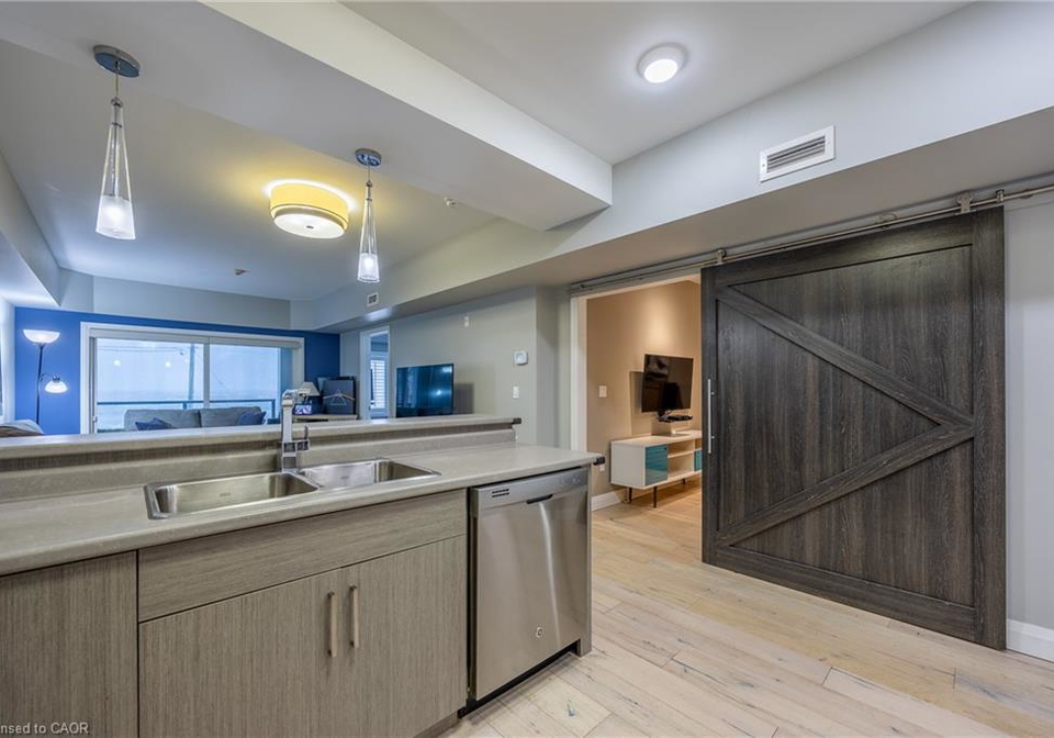 12-erie-boulevard-long-point-ontario-40837137
