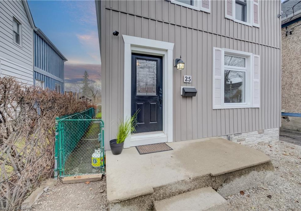 25-john-street-cambridge-ontario-40837144