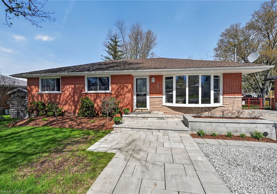 127-ayr-street-caledonia-ontario-40837152