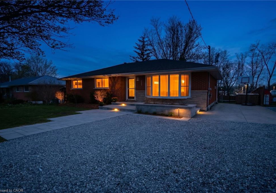 127-ayr-street-caledonia-ontario-40837152