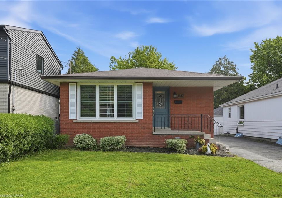 1347-fisher-avenue-burlington-ontario-40837215