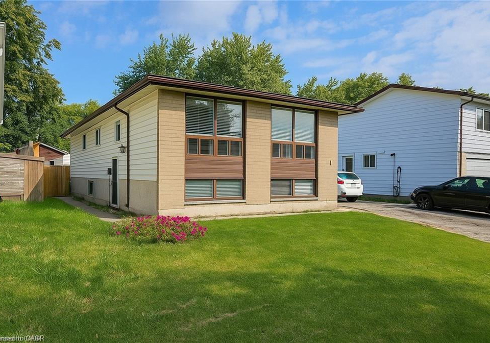 16-garrow-drive-hamilton-ontario-40837238