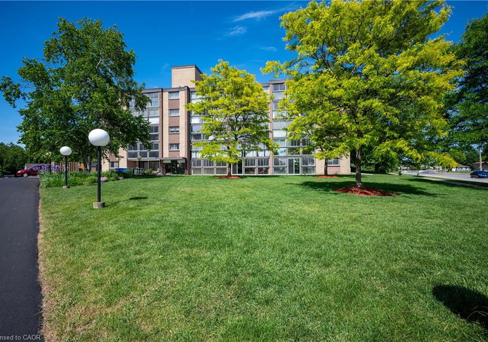 400-champlain-boulevard-cambridge-ontario-40837252