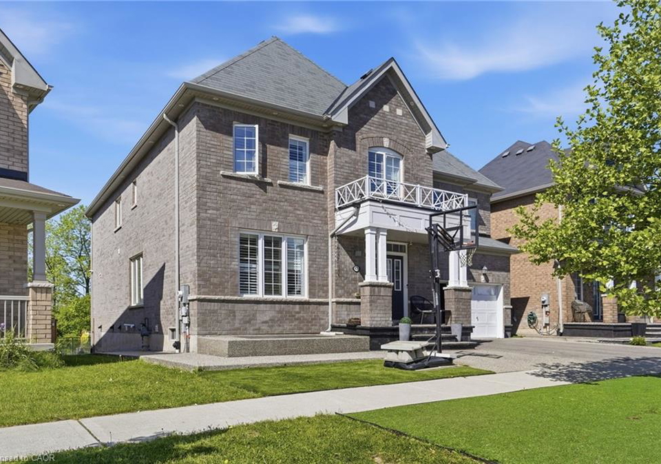43-fleming-crescent-caledonia-ontario-40837342