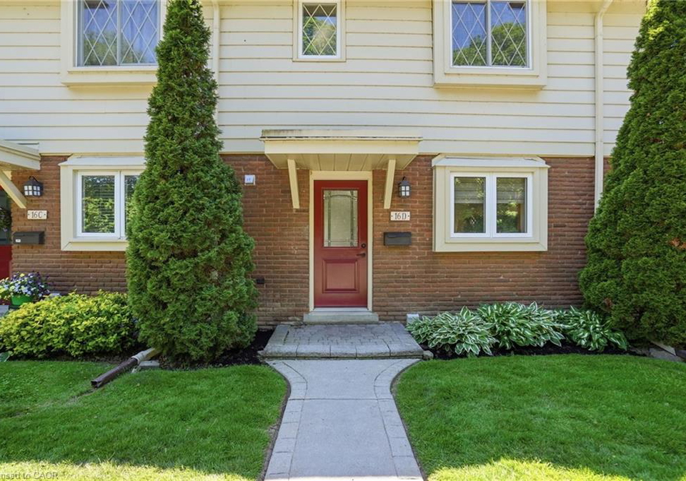 16-bond-street-s-dundas-ontario-40837355