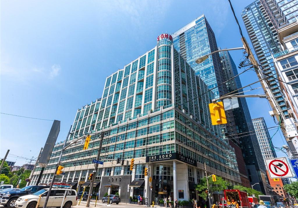 36-blue-jays-way-toronto-ontario-40837362