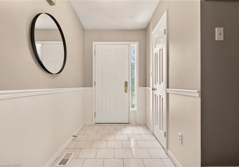 1675-upper-gage-avenue-hamilton-ontario-40837386