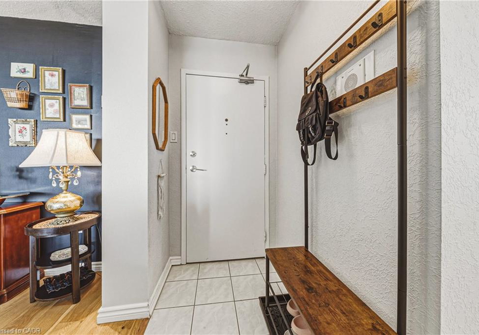 2055-upper-middle-road-burlington-ontario-40837422