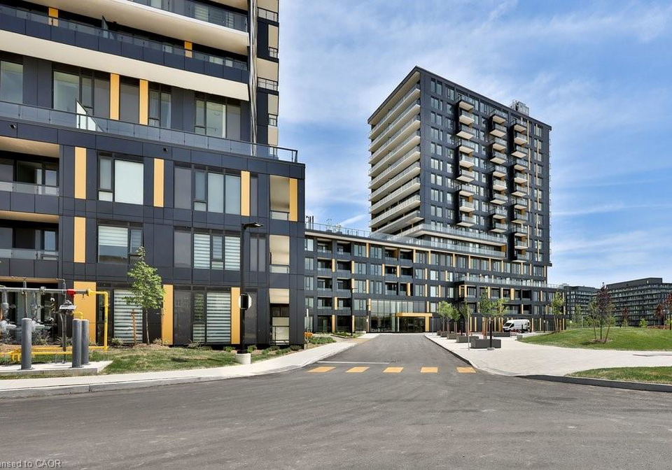 4878-powers-common-burlington-ontario-40837438