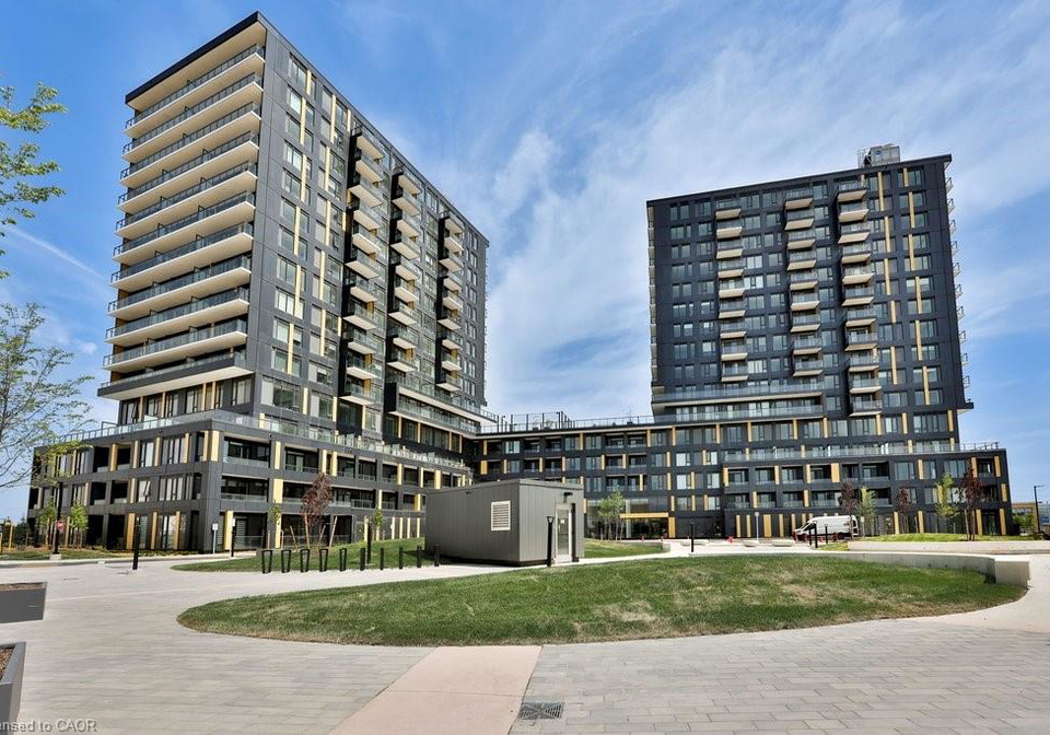 4878-powers-common-burlington-ontario-40837438