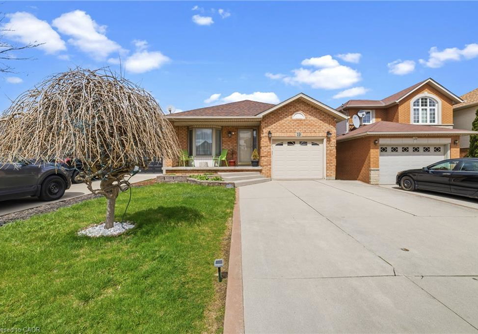 19-sedona-court-hamilton-ontario-40837439