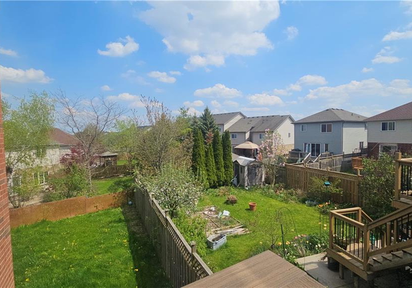 10-doll-court-kitchener-ontario-40837492