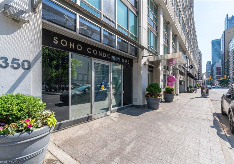350-wellington-street-w-toronto-ontario-40837551