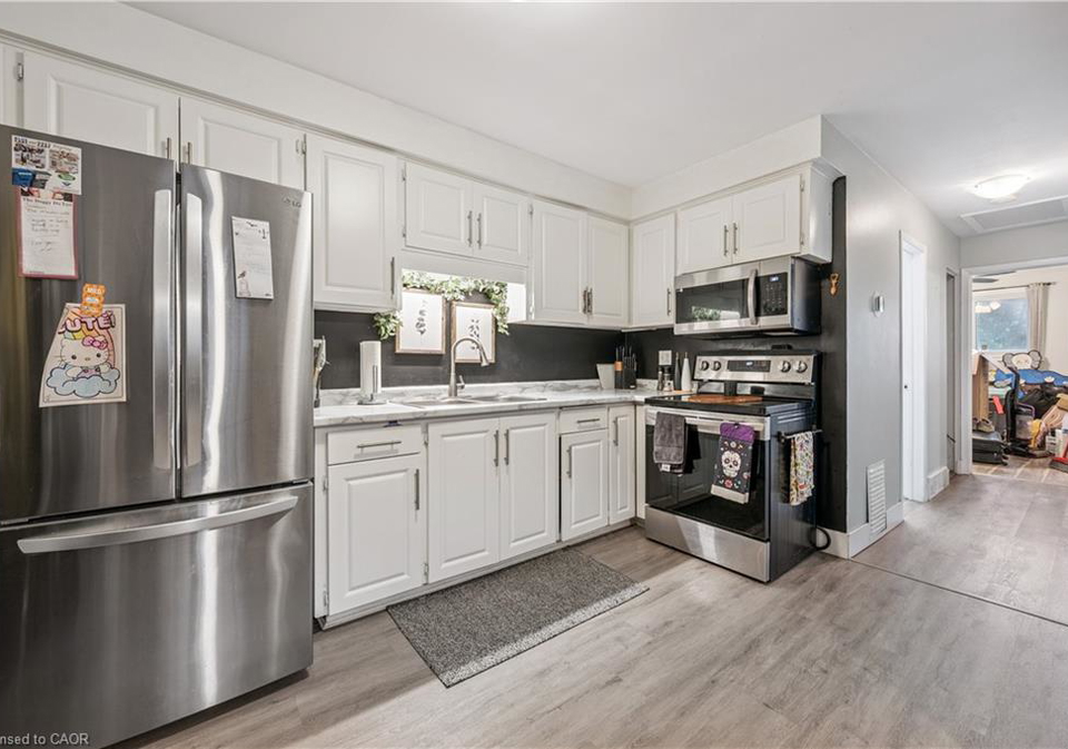 35-vicmount-drive-kitchener-ontario-40837557