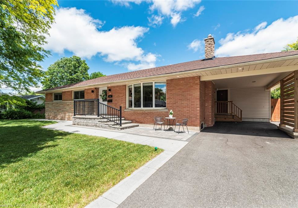 149-seneca-court-ancaster-ontario-40837582