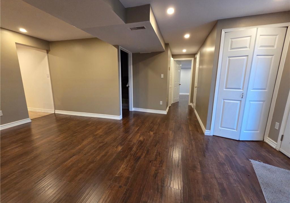 696-penny-lane-burlington-ontario-40837589