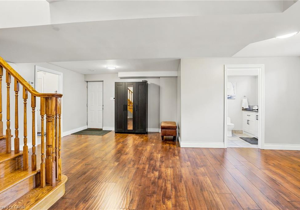 281-stone-church-road-w-hamilton-ontario-40837599