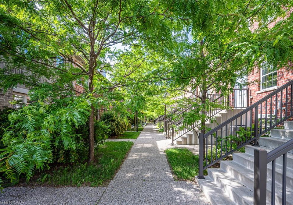 5-whitehaven-lane-kitchener-ontario-40837606