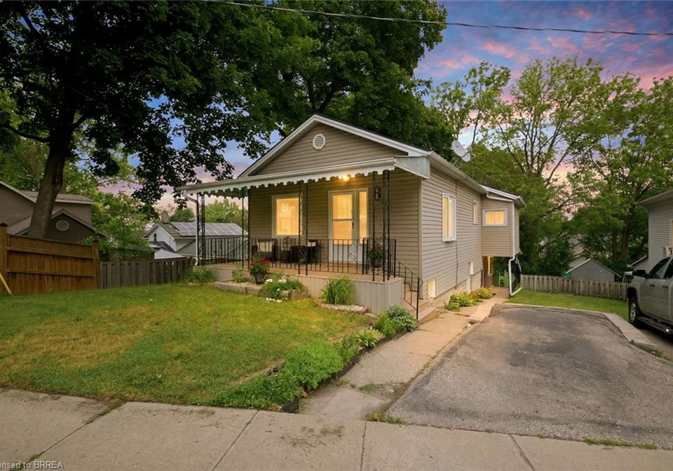 16-king-edward-street-paris-ontario-40837618