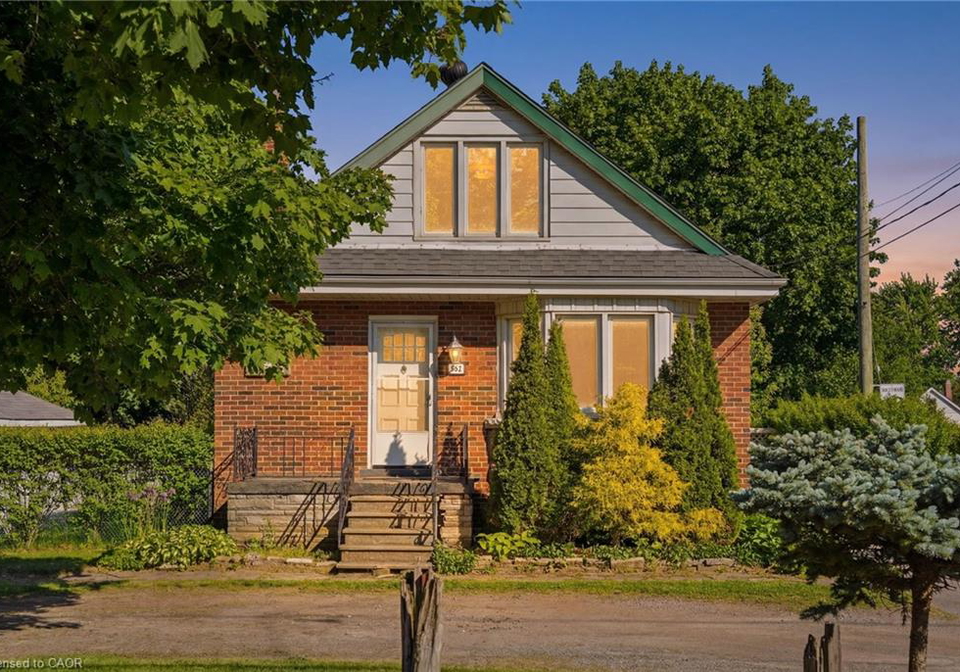 352-parkside-drive-waterdown-ontario-40837683