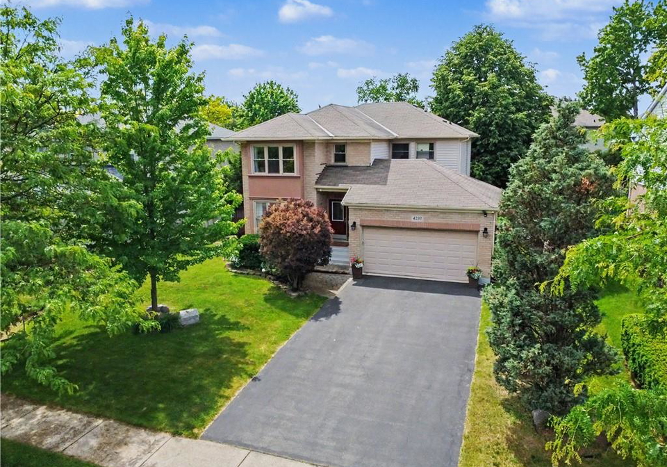 4237-millcroft-park-drive-burlington-ontario-40837684