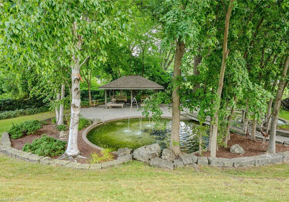 6-willow-street-waterloo-ontario-40837716