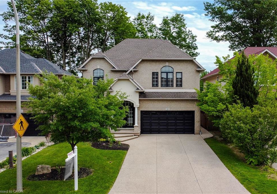 32-shrewsbury-street-ancaster-ontario-40837754