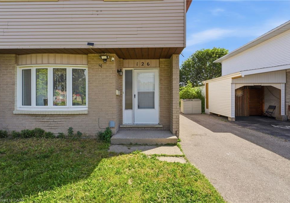 126-dinison-crescent-kitchener-ontario-40837813