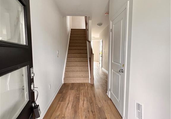 290-equestrian-way-cambridge-ontario-40837815