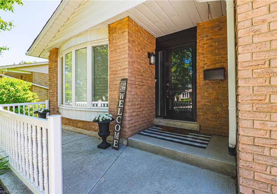 32-ainsworth-street-stoney-creek-ontario-40837825
