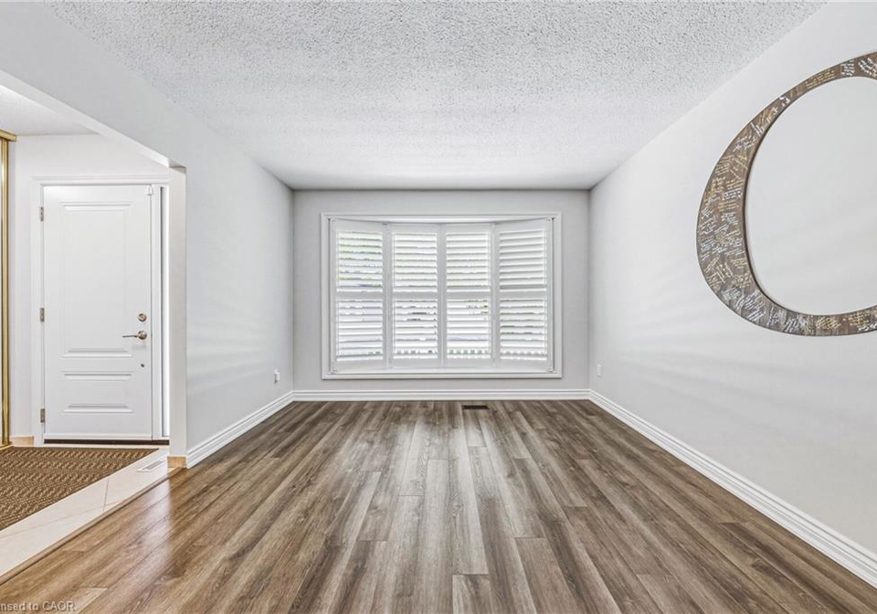 32-ainsworth-street-stoney-creek-ontario-40837825