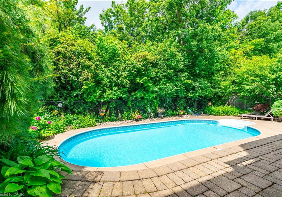 26-shadetree-crescent-stoney-creek-ontario-40837830