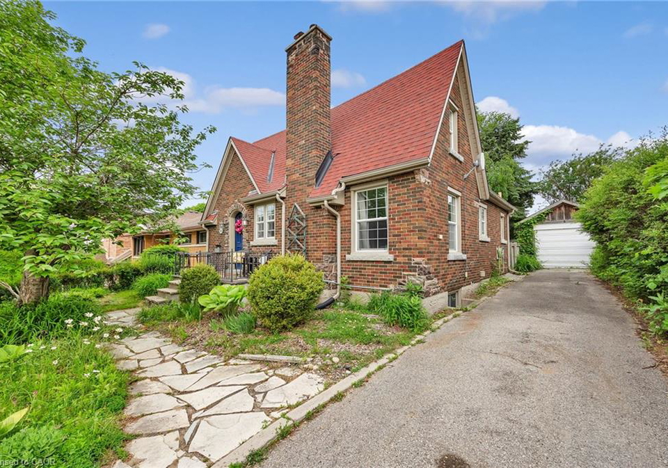 360-luella-street-kitchener-ontario-40837832